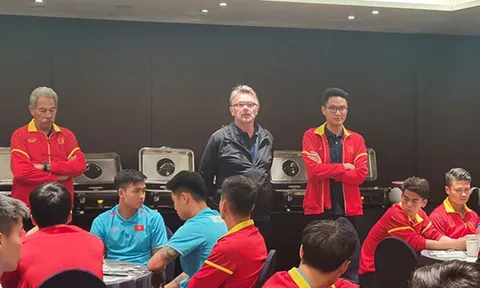 Nguy cơ mất suất ở ĐT Việt Nam, Văn Lâm có động thái