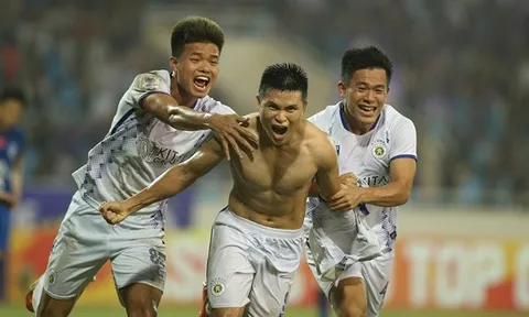 Bầu Hiển "thưởng nóng" 500 triệu cho người hùng của Hà Nội FC