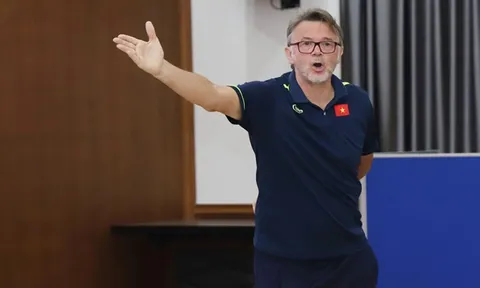 HLV Troussier: "Việt Nam hướng đến đẳng cấp châu Á, tương lai là tiệm cận thế giới"