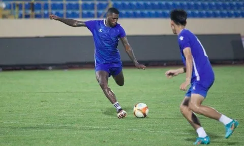 Nam Định chia tay ngôi sao từng được M.U săn đón