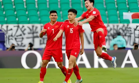 Truyền thông Trung Quốc: "Messi Việt Nam khiến Wataru Endo bối rối"