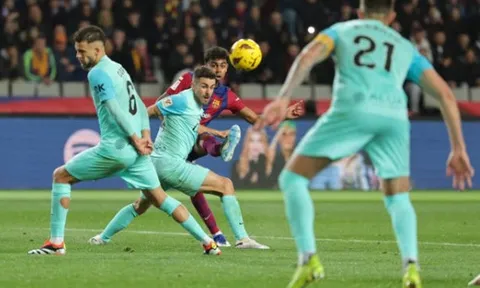 ''Chẳng ai có thể so sánh với Messi''