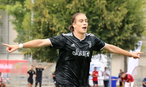Không chỉ Vlahovic, Arsenal còn tính chiêu mộ tiền đạo khác của Juve
