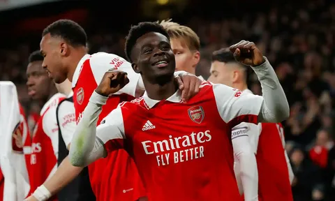 Arsenal đá thế này còn không mau trao chức vô địch