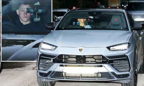 Ronaldo và dàn sao Man Utd mặt như đưa đám tới sân tập