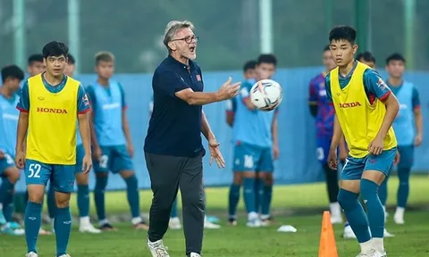 U23 Việt Nam: Toan tính và thông điệp của HLV Troussier