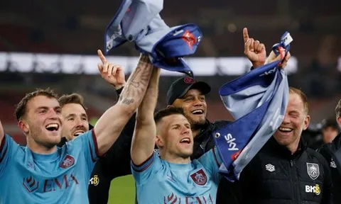 Cuộc đua thăng hạng Premier League 2023/24 diễn ra kịch tính