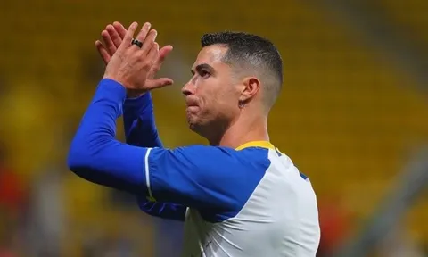 Ronaldo bị yêu cầu giải nghệ sau thất bại của Al Nassr