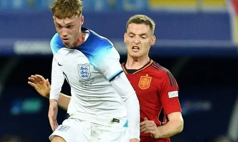 Bộ đôi sao Man City mâu thuẫn sau chung kết U21 EURO