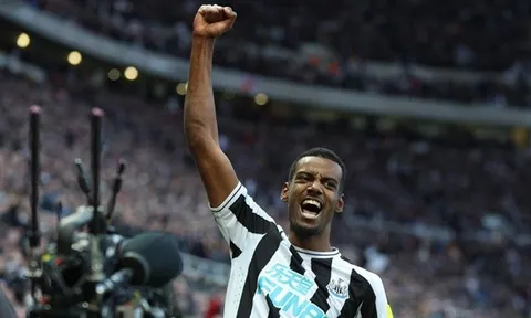 Newcastle phá vỡ trật tự Premier League