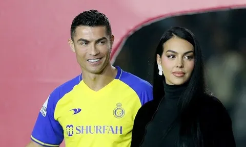 Bạn gái Ronaldo hé lộ đám cưới sắp diễn ra