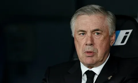 HLV Ancelotti kiện Everton