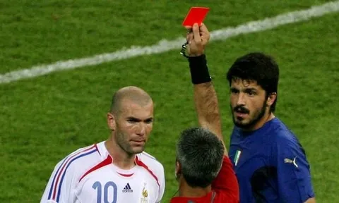 Zidane không hối hận với cú húc đầu Materazzi