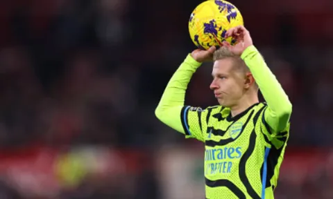 Scholes chỉ trích Zinchenko, Phil Neville lên tiếng đáp trả