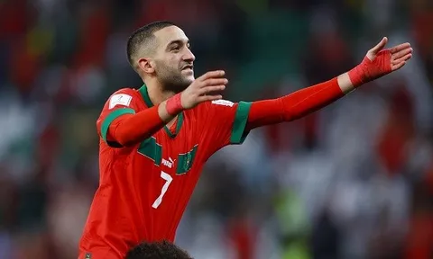 Tottenham được khuyên mua số 10 của Chelsea