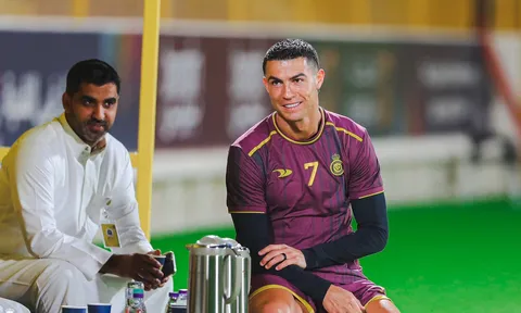 Al Nassr tặng quà đặc biệt cho Ronaldo