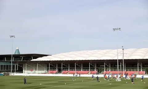 Ngày đầu ở St. George's Park, đội tuyển Anh căng sức tập luyện