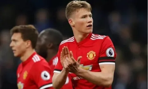 Fan Man Utd: "Solskjaer hãy xây dựng đội bóng xung quanh cậu ấy"
