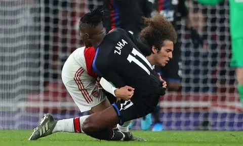 Vật ngã 'bom tấn hụt' Arsenal đổ ầm xuống sân, Guendouzi phá vỡ im lặng