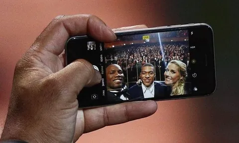 Từ chối Mbappe 10 năm trước, Drogba giờ mới thực hiện lời hứa của mình