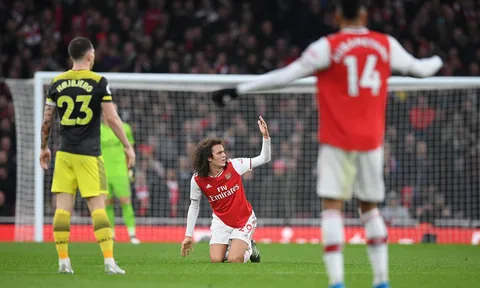 Arsenal hòa trên sân nhà, Alan Shearer thất vọng với 4 cái tên