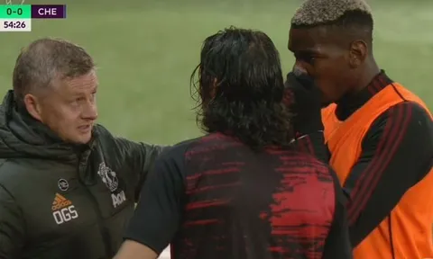 Cavani không hiểu Solskjaer nói gì ở trận ra mắt M.U