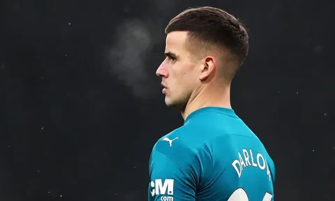 Newcastle mang 'vật tế thần' đổi sao Man Utd