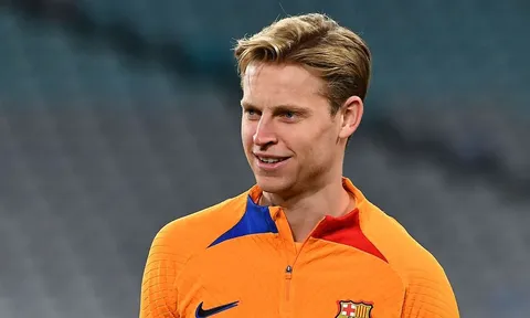 De Jong khiến M.U xấu hổ khi trắng tay rời Barca