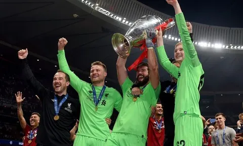 "Dù phản lưới, cậu ta vẫn đá chính tại Liverpool, tôi ở lại còn nghĩa lý gì?"