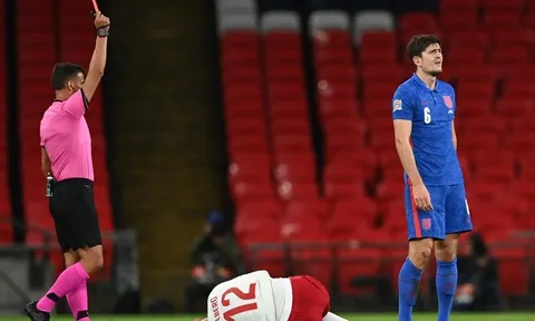 CĐV Man Utd: "Thật gớm ghiếc! Tống khứ hắn lên ghế dự bị ngay đi"