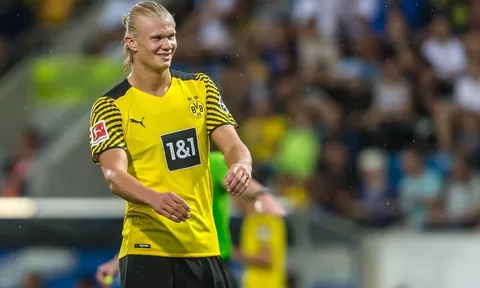 Man Utd sẽ tiết kiệm 120 triệu bảng với viên ngọc quý lò Carrington
