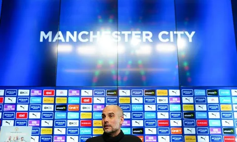 Phản ứng bất ngờ của Pep khi Fernandinho công khai rời Man City