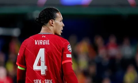 Klopp nói gì với các cầu thủ sau 2 bàn thua?