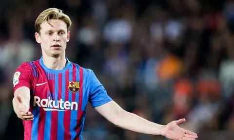 Sau Ronaldo, Chelsea muốn cuỗm luôn De Jong trước mũi M.U