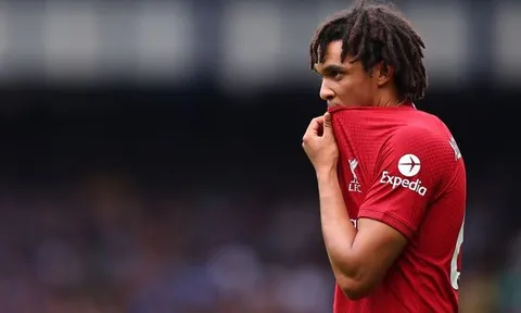 Klopp cần mạnh tay với 3 quyết định nhân sự