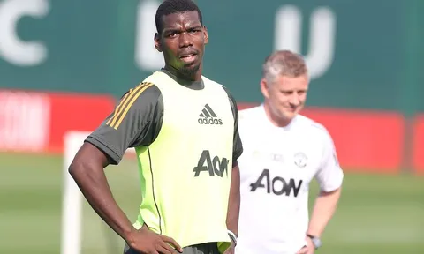 Trước trận ra quân, Man Utd nhận tin xấu từ Paul Pogba