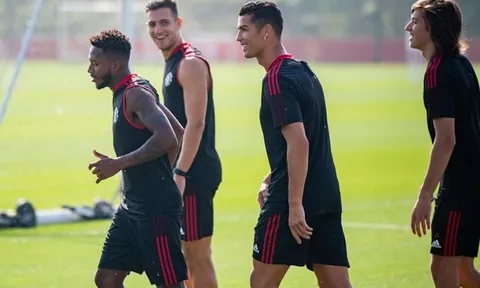 CĐV Man United: "Dalot rất ngưỡng mộ Ronaldo"