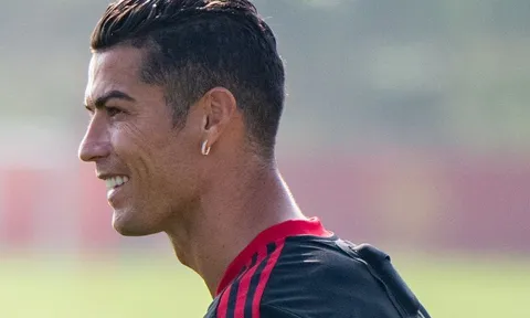 Trước màn ra mắt, Ronaldo đăng tải thông điệp đáng chú ý