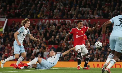 "Lingard đã ăn vạ"