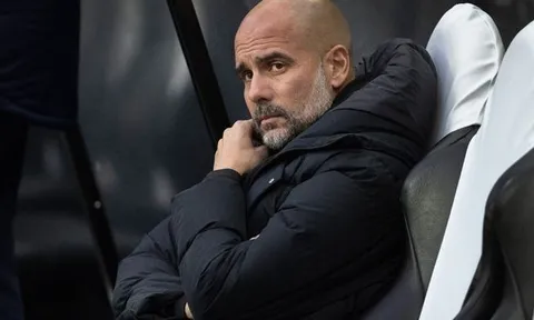 Gary Neville tin 2 ông lớn vẫn còn cơ hội đánh bại Man City