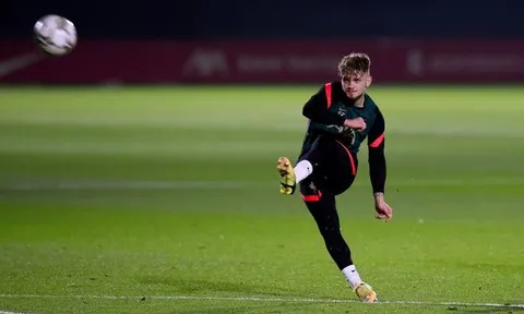 Vừa trở lại, niềm tự hào của Liverpool đã tỏa sáng