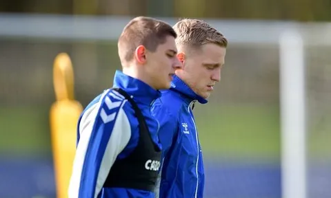 Vì sao Van de Beek vắng mặt 2 trận liên tiếp ở Everton?