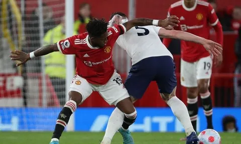 Nhìn Fred và Chelsea, Man Utd đã biết phải kích nổ bom tấn nào