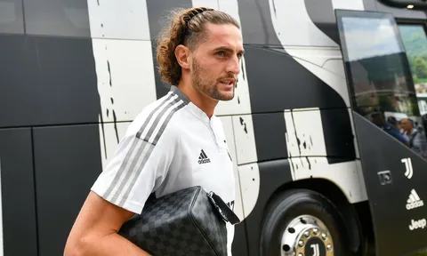 Rõ mức lương mẹ Rabiot yêu cầu Man Utd chi trả
