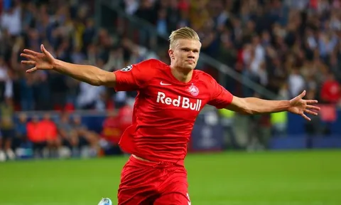 'Thần đồng' lập cú đúp ở Champions League, fan Quỷ đỏ đồng lòng nói 1 lời