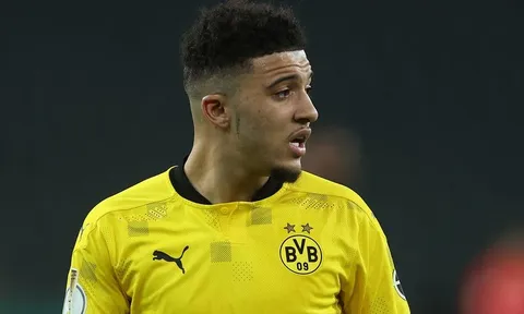 Jadon Sancho coi như không thể sang Manchester