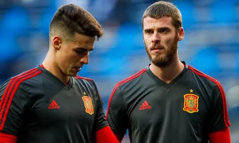 Fan Chelsea: "Man Utd giờ chắc đang khóc lóc"