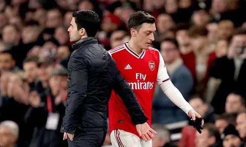 Mesut Ozil chốt xong tương lai ở Arsenal, chờ bến đỗ mới