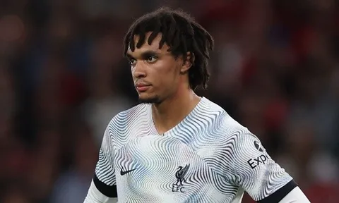 "Trong 3 người, Alexander-Arnold là người tệ nhất"