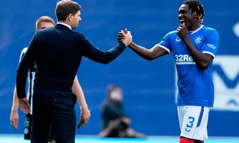 Martinez cập bến Manchester, Ajax nhắm được luôn người thay thế